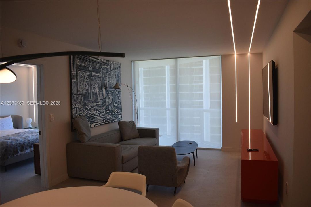 For Rent: $5,300 (1 beds, 1 baths, 808 Square Feet)