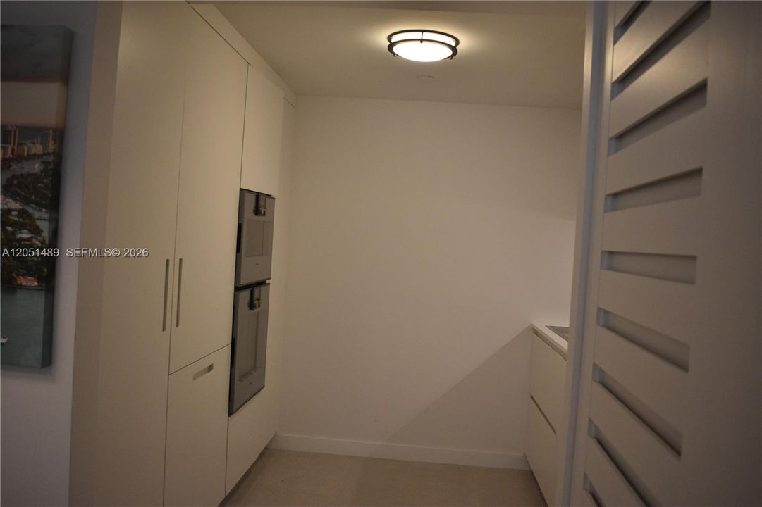 For Rent: $5,300 (1 beds, 1 baths, 808 Square Feet)
