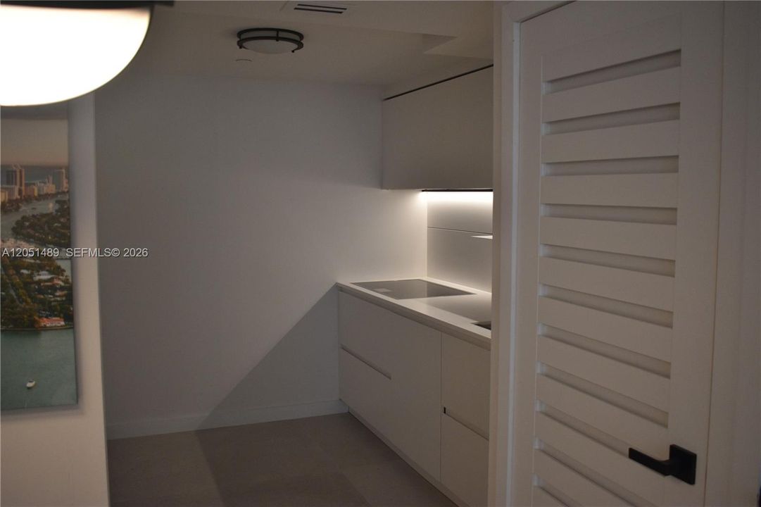 For Rent: $5,300 (1 beds, 1 baths, 808 Square Feet)