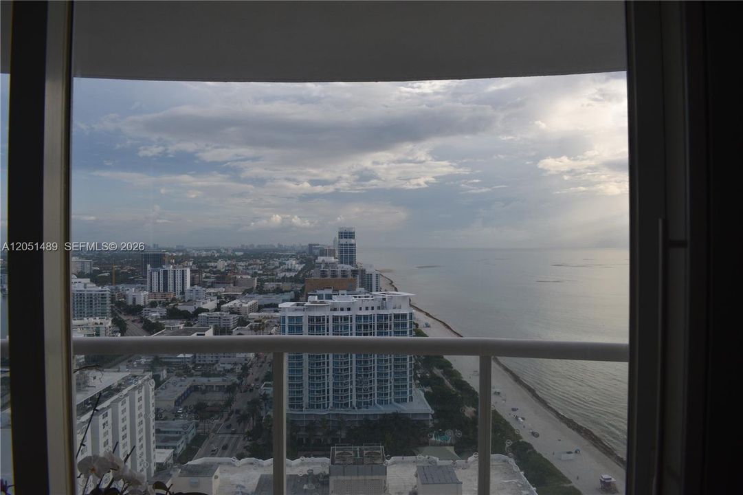 For Rent: $5,300 (1 beds, 1 baths, 808 Square Feet)