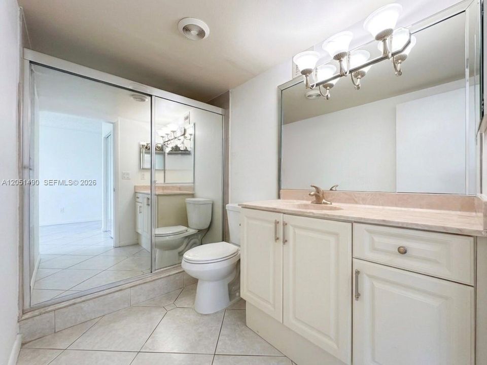 For Rent: $4,500 (2 beds, 2 baths, 1333 Square Feet)