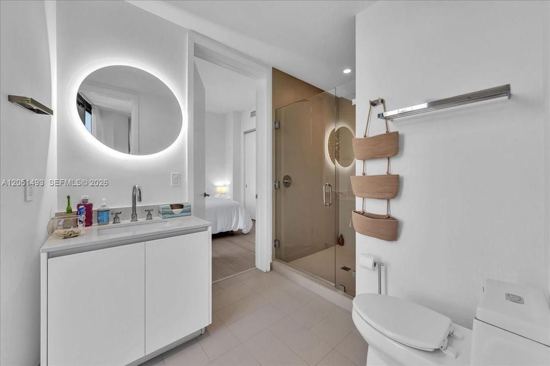 For Sale: $2,300,000 (3 beds, 2 baths, 1281 Square Feet)