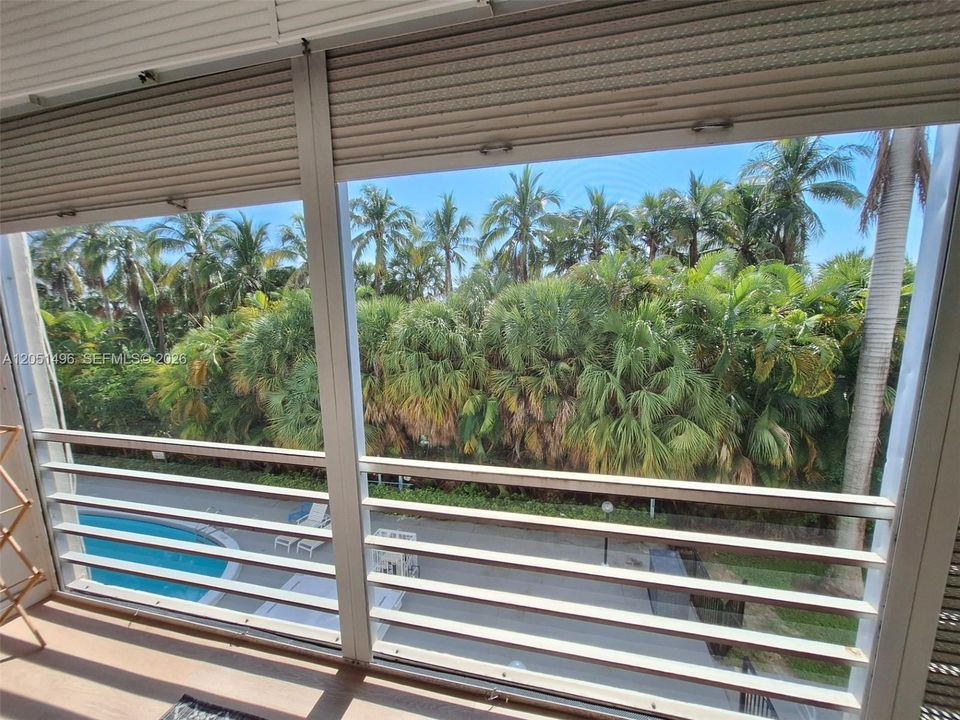 На продажу: $239,900 (2 спален, 2 ванн, 1100 Квадратных фут)
