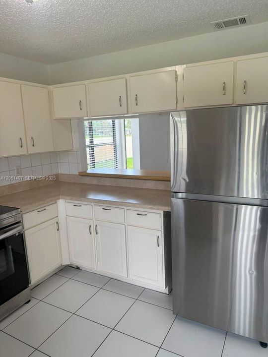 En Venta: $239,900 (3 camas, 2 baños, 1062 Pies cuadrados)