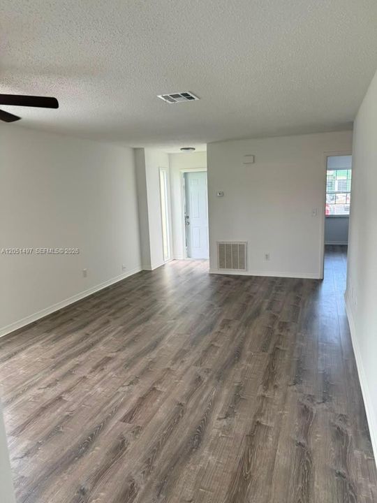 En Venta: $239,900 (3 camas, 2 baños, 1062 Pies cuadrados)