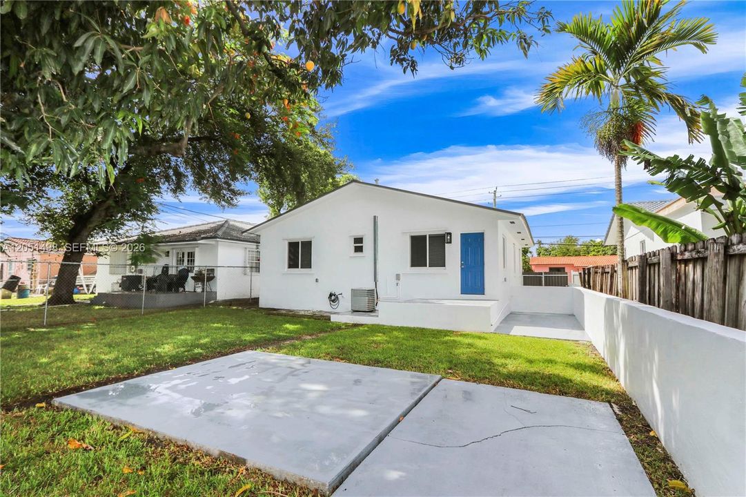 For Rent: $3,600 (3 beds, 2 baths, 1300 Square Feet)