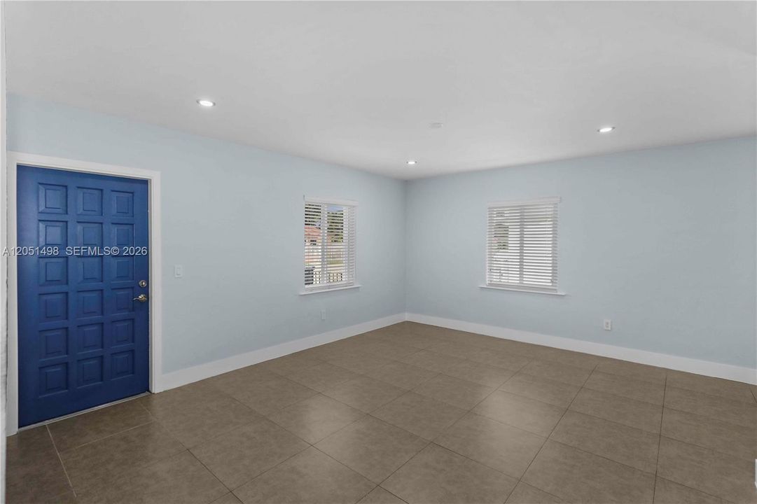 For Rent: $3,600 (3 beds, 2 baths, 1300 Square Feet)