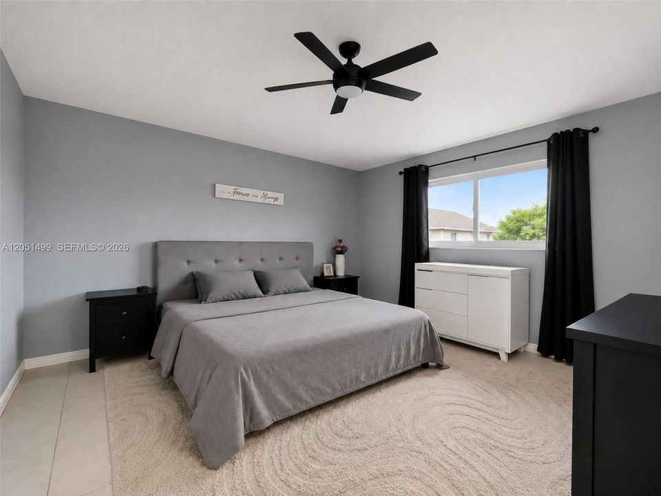 For Rent: $2,100 (2 beds, 2 baths, 912 Square Feet)