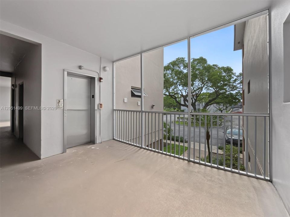 For Rent: $2,100 (2 beds, 2 baths, 912 Square Feet)