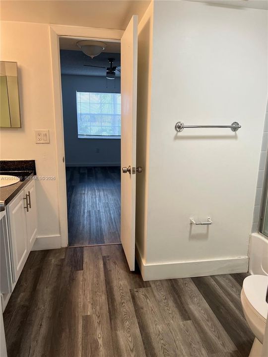 For Rent: $1,694 (1 beds, 1 baths, 804 Square Feet)