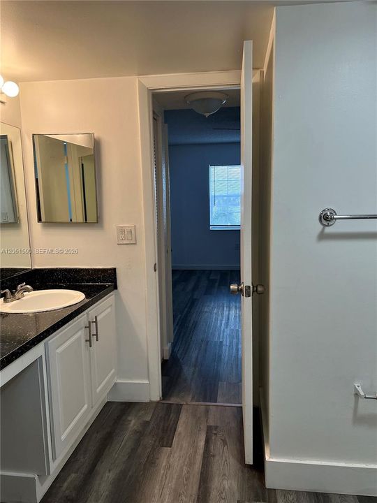 For Rent: $1,694 (1 beds, 1 baths, 804 Square Feet)
