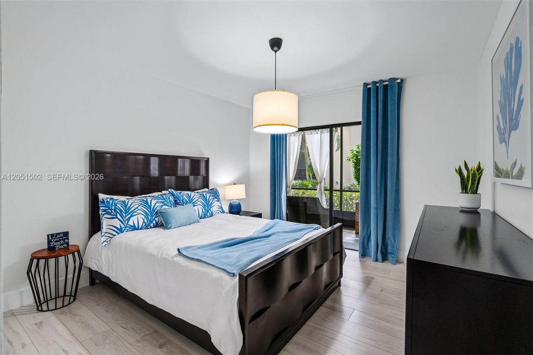 В аренду: $4,500 (2 спален, 2 ванн, 1176 Квадратных фут)