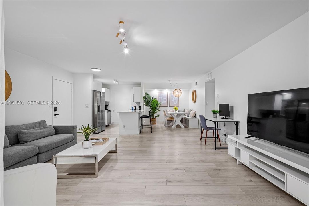 В аренду: $4,500 (2 спален, 2 ванн, 1176 Квадратных фут)