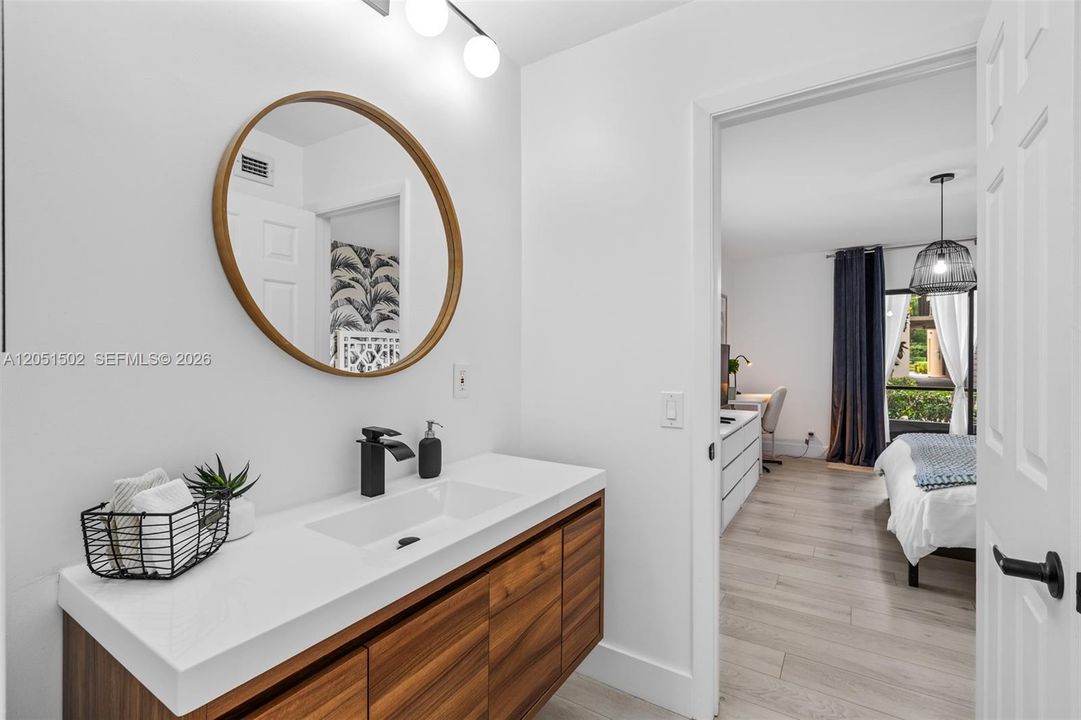 В аренду: $4,500 (2 спален, 2 ванн, 1176 Квадратных фут)