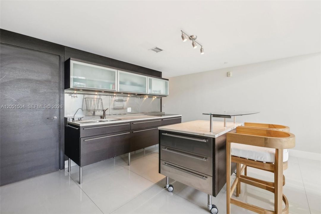 En Renta: $5,490 (2 camas, 2 baños, 1700 Pies cuadrados)