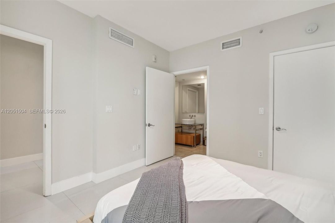En Renta: $5,490 (2 camas, 2 baños, 1700 Pies cuadrados)