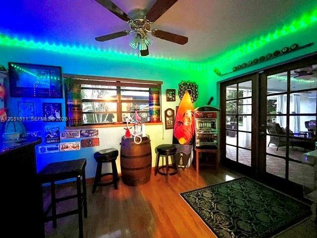 En Venta: $900,000 (4 camas, 2 baños, 2410 Pies cuadrados)