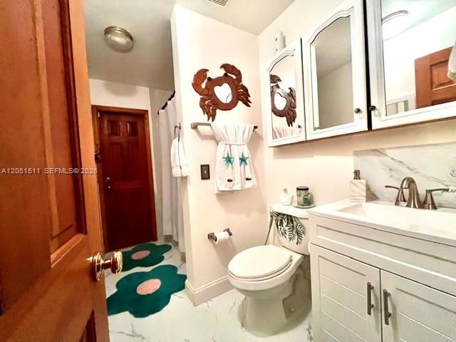 En Venta: $900,000 (4 camas, 2 baños, 2410 Pies cuadrados)