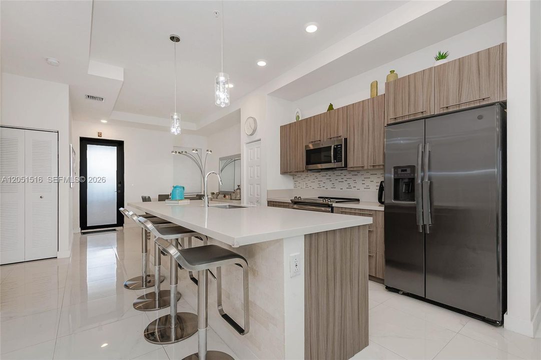 В аренду: $3,150 (2 спален, 2 ванн, 964 Квадратных фут)