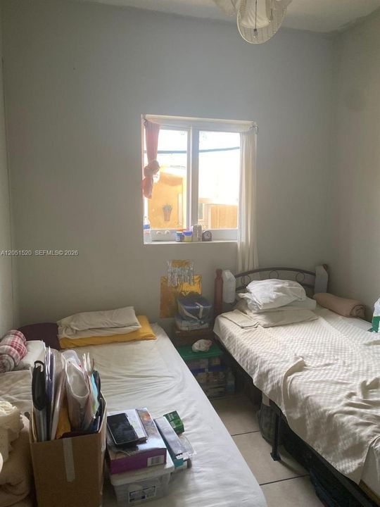 For Sale: $1,000,000 (6 beds, 4 baths, 2003 Square Feet)
