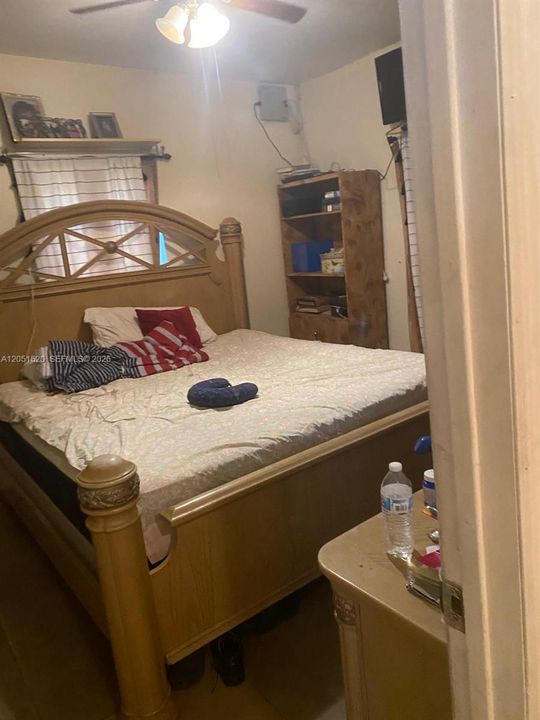 For Sale: $1,000,000 (6 beds, 4 baths, 2003 Square Feet)