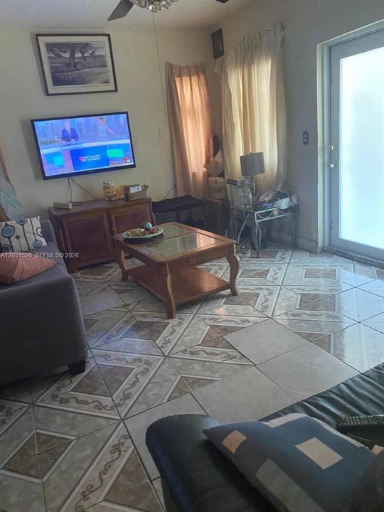 For Sale: $1,000,000 (6 beds, 4 baths, 2003 Square Feet)
