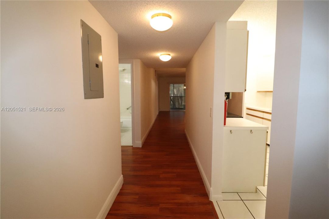 For Rent: $1,900 (2 beds, 2 baths, 1190 Square Feet)