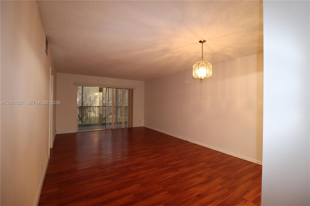 For Rent: $1,900 (2 beds, 2 baths, 1190 Square Feet)
