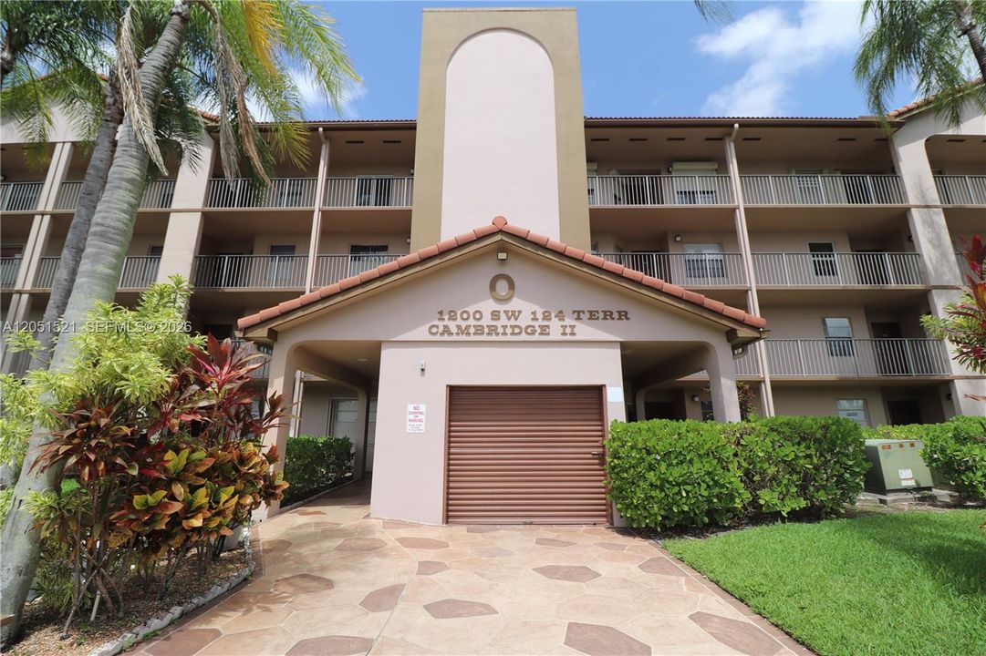 For Rent: $1,900 (2 beds, 2 baths, 1190 Square Feet)