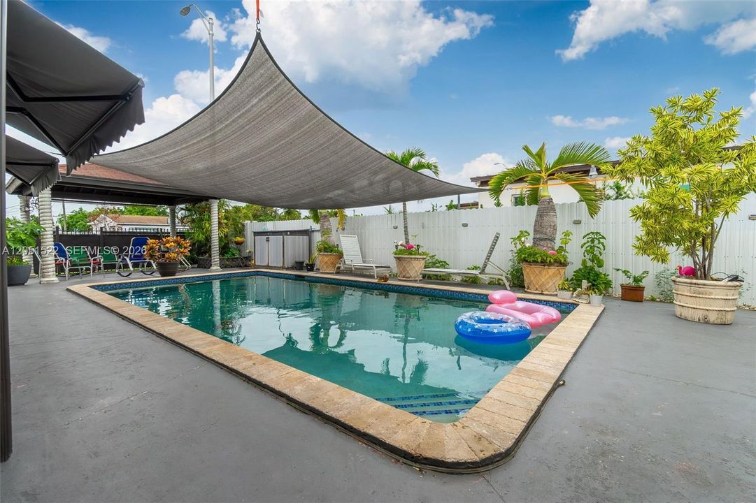 En Venta: $760,000 (4 camas, 2 baños, 1306 Pies cuadrados)