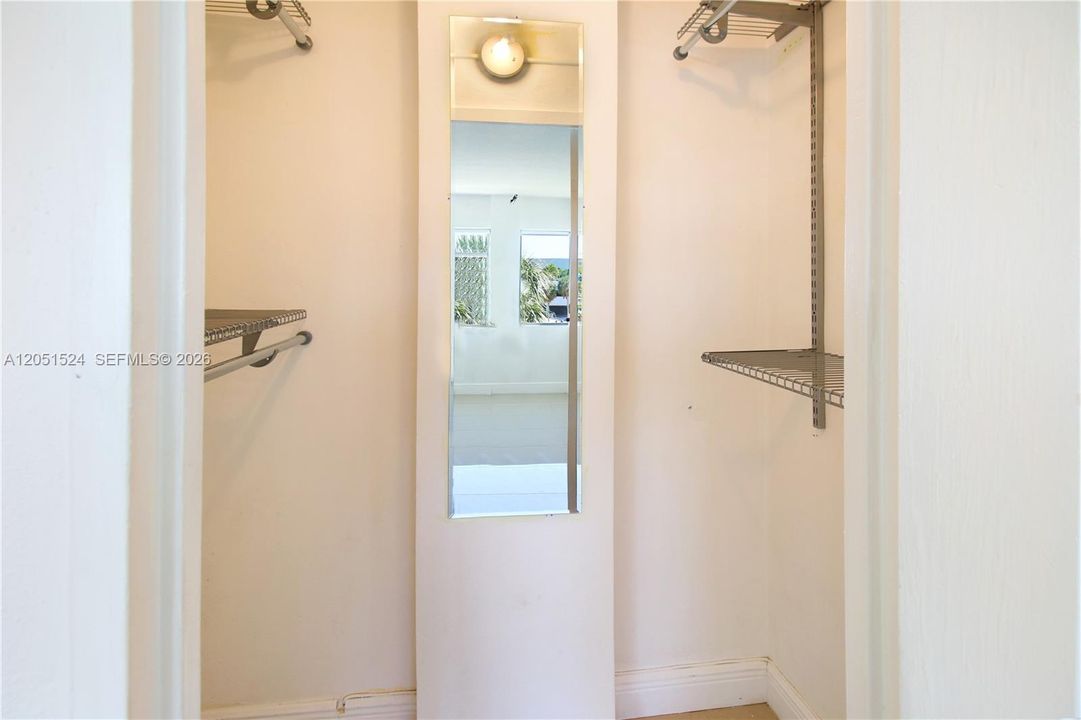 For Rent: $2,100 (1 beds, 1 baths, 639 Square Feet)