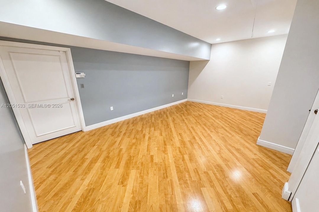 На продажу: $940,000 (4 спален, 2 ванн, 2479 Квадратных фут)