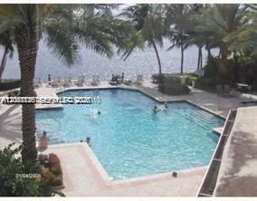 For Sale: $297,000 (1 beds, 1 baths, 893 Square Feet)