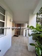 For Sale: $297,000 (1 beds, 1 baths, 893 Square Feet)
