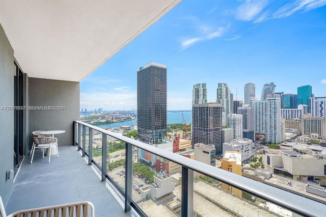 For Sale: $620,000 (1 beds, 1 baths, 505 Square Feet)
