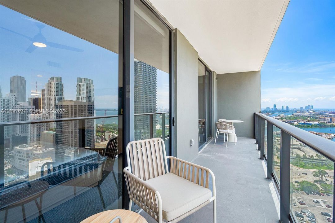 For Sale: $620,000 (1 beds, 1 baths, 505 Square Feet)