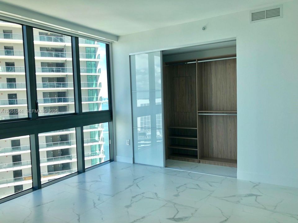 Active With Contract: $5,250 (1 beds, 2 baths, 1014 Square Feet)