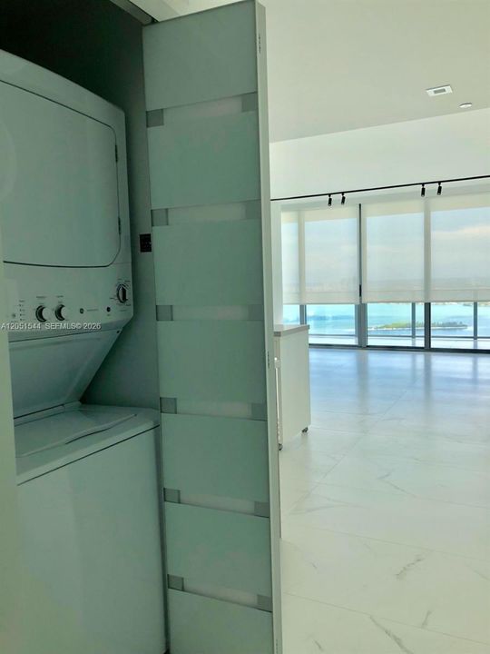 Active With Contract: $5,250 (1 beds, 2 baths, 1014 Square Feet)