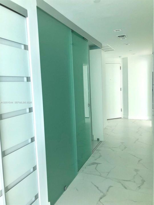 Active With Contract: $5,250 (1 beds, 2 baths, 1014 Square Feet)