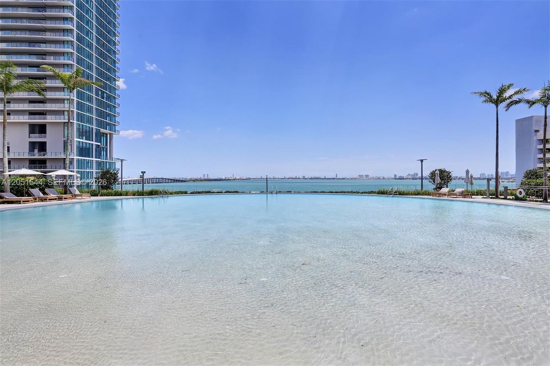 Active With Contract: $5,250 (1 beds, 2 baths, 1014 Square Feet)