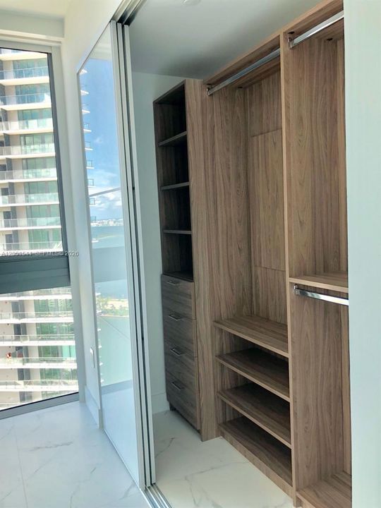 Active With Contract: $5,250 (1 beds, 2 baths, 1014 Square Feet)