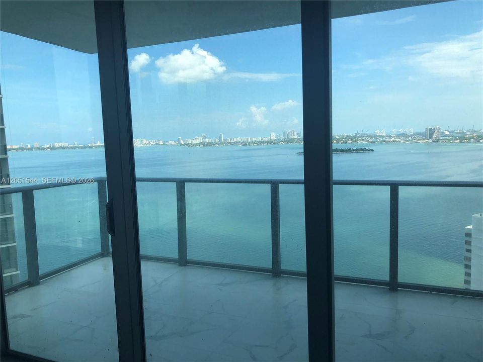 Active With Contract: $5,250 (1 beds, 2 baths, 1014 Square Feet)