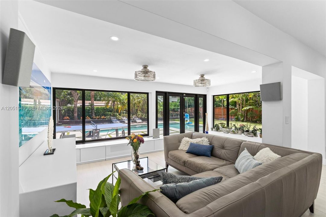 For Rent: $12,000 (4 beds, 3 baths, 1957 Square Feet)