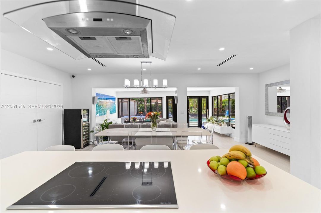 For Rent: $12,000 (4 beds, 3 baths, 1957 Square Feet)