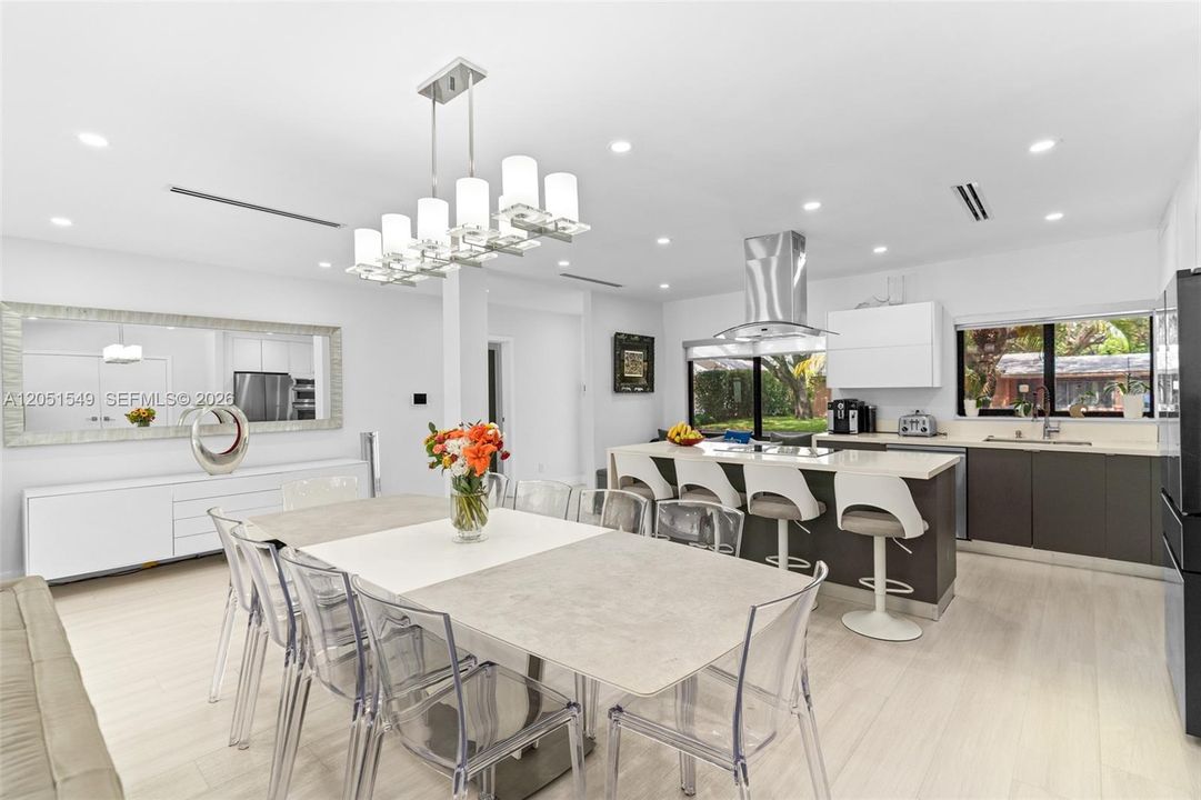 For Rent: $12,000 (4 beds, 3 baths, 1957 Square Feet)