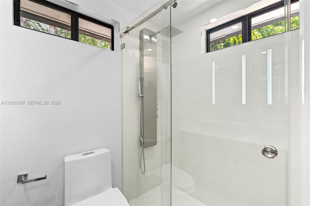 For Rent: $12,000 (4 beds, 3 baths, 1957 Square Feet)