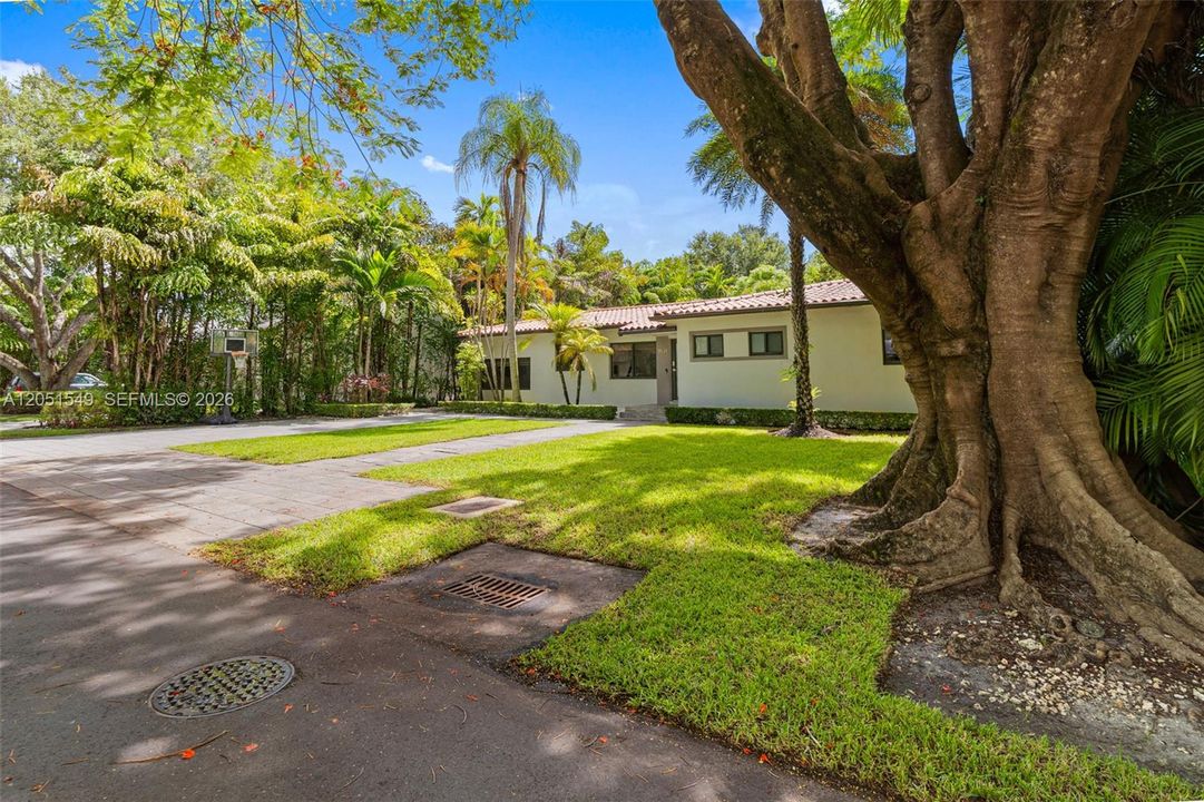 For Rent: $12,000 (4 beds, 3 baths, 1957 Square Feet)
