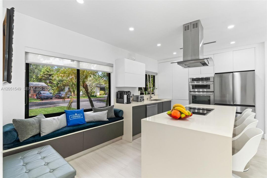 For Rent: $12,000 (4 beds, 3 baths, 1957 Square Feet)