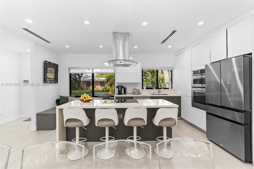 For Rent: $12,000 (4 beds, 3 baths, 1957 Square Feet)