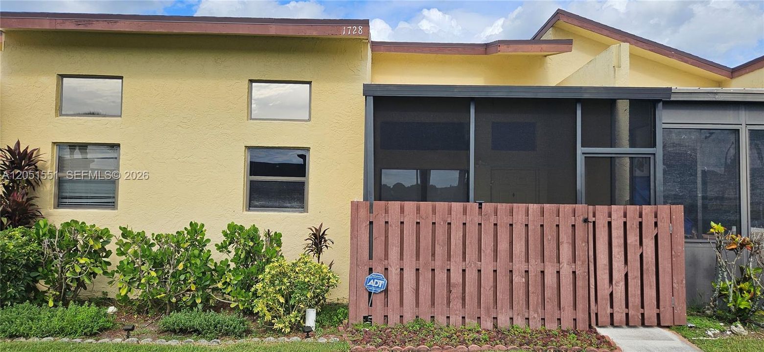 En Venta: $159,900 (2 camas, 2 baños, 1226 Pies cuadrados)